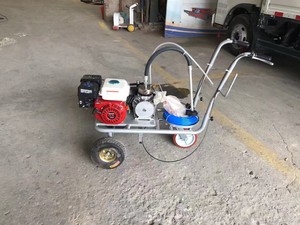 Machine de marquage routier pour viaducs et voies d'accès, pression de <span class=keywords><strong>travail</strong></span> 22,8 MPa, largeur de trajectoire 5-25 cm, vitesse de trajectoire 50 m/min - Product Image 1