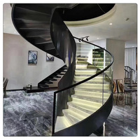 Escalier rotatif en acier et bois de luxe léger pour appartement duplex avec colonne centrale, pour usage intérieur et extérieur en loft