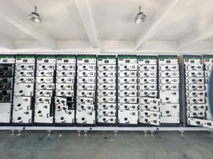 Una nueva generación de gabinetes de distribución de energía BlokSeT de baja tensión, pre-inteligentes y con equipo completo. - Product Image 1
