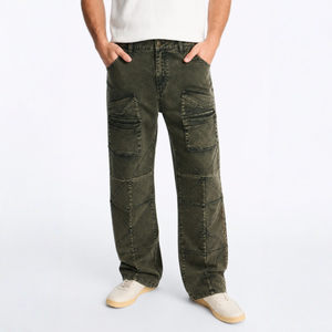 Jean utilitaire rétro taille mi-haute coupe oversize avec multiples poches cargo à rabat, en denim délavé vert olive, pour tenues de travail à jambe large - Product Image 1