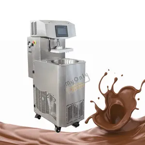 Commerciële Mini 25l Cacaoboter Kleine Automatische Uitrusting Bureau Tempert Chocoladesmelt En Enrobe Machine