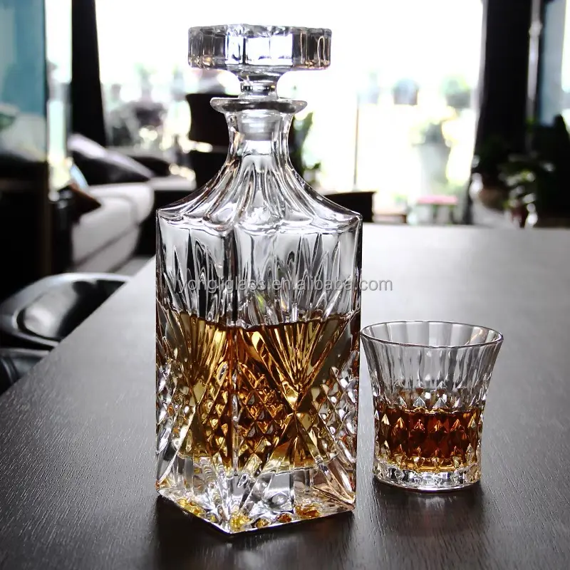 Prachtige Vintage Stijl Vierkant Unieke Prachtige Gegraveerde Diamant Glas Whisky Decanter Whisky Decanter Set Wijnflessen