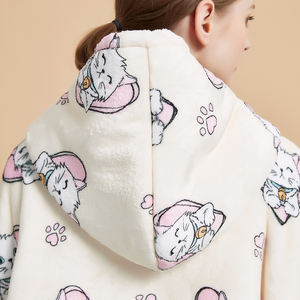 เสื้อฮู้ดผ้าฟลีซเนื้อนุ่ม อุ่นสบาย สไตล์ผ้าห่ม สำหรับผู้ใหญ่ แบบสวมใส่ได้ 男女兼用 ผลิตตามสั่งจากโรงงาน ราคาประหยัด คุณภาพดี - Product Image 6