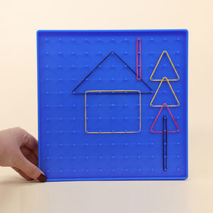 Tablero de geometría Equipo escolar matemático Modelo 22,5*22,5 cm Geoboard de plástico con banda de goma - Product Image 6