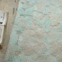 Kain Organza Jacquard Semi-Sheer Bermotif Bunga Abstrak Timbul dengan Benang Emas untuk Gaun dan Rompi