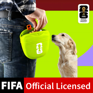 Sac à friandises pour chien en silicone pour l'entraînement en plein air, produit officiel de la Coupe du monde <span class=keywords><strong>FIFA</strong></span>, sac à friandises pour animaux de compagnie, sac à récompenses portable pour nourriture et collations pour animaux de compagnie - Product Image 1