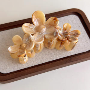 Pinza de Pelo Marrón con Diseño de Garra de Tiburón para Mujer, Color Café Mate, Geométrica, Pinzas de Pelo Grandes Esmeriladas, Superventas - Product Image 5