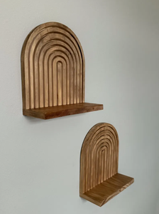 رف خشبي صلب مقوس ومنحوت، رف عرض جداري من خشب الصنوبر الطبيعي لغرفة الدراسة والتخزين. - Product Image 4