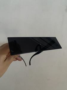 แว่นกันแดดสำหรับผู้หญิง, แว่นตาหุ่นยนต์ทำจากเอเลี่ยนชิ้นเดียวสีดำ - Product Image 4