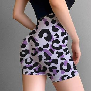 Short de <span class=keywords><strong>yoga</strong></span> imprimé 3D taille mi-haute élastique respirant pour femme, taille plus, effet galbant <span class=keywords><strong>des</strong></span> fesses, pour le sport et la course à pied, trois points - Product Image 3