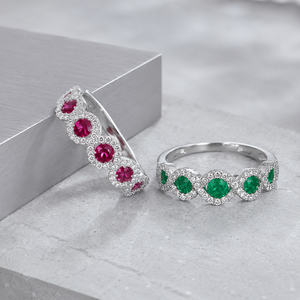 Anello con Design a Linea di Rubini Color Smeraldo, Stile Elegante per Donne - Product Image 3
