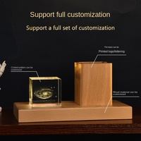 Veilleuse Planète Personnalisée - Lampe Orbitale Gravée sur Mesure pour Enseignants et Étudiants, Cadeau de Bureau en Bois/Cristal/Hêtre