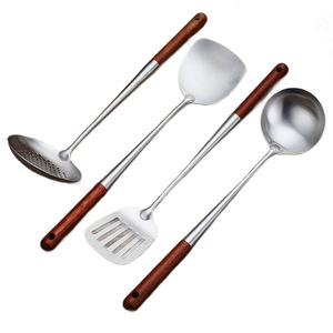 Juego de espátulas de acero inoxidable, 4 piezas, mango de madera, herramientas de cocina resistentes al calor para uso doméstico en la cocina - Product Image 3