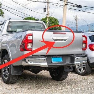 La manija del portón trasero del coche 69090-0K120 es adecuada para camionetas Toyota Hilux y camiones HILUX REVO. - Product Image 1