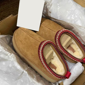 Bottes d'hiver pour femmes de style ethnique, antidérapantes, douces, thermiques, imperméables, doublées de laine, semelle extérieure en EVA, bout rond - Product Image 1