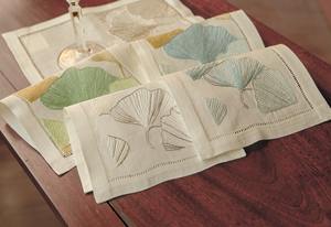 Servilletas de Lino para Cóctel Ginkgo Grace – Servilletas Reutilizables 100% Lino Natural, Diseño Botánico Elegante para Bar, Fiesta - Product Image 2