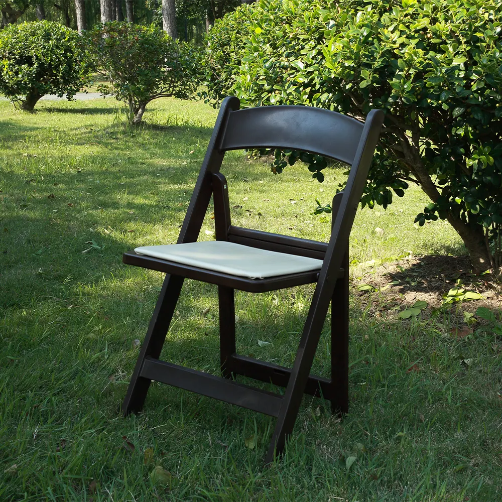 Wholesale Avant garden Colorful Resin Plastic Wedding Folding Wimbledon Chair