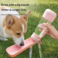 Fontaine à eau portable et pliable pour animaux de compagnie avec pulvérisation rafraîchissante, sangle détachable et gobelet pliable pour usage extérieur et domestique (chien, chat)