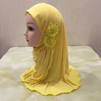 Hijab arabe musulman personnalisé 2-7 ans enfants bébé fille deux fleurs polyester couleur unie Hijab