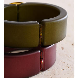 JINYOU 1810 gelang akrilik baja tahan karat elegan wanita gelang manset tepi emas tebal perhiasan gelang gaya antik untuk hadiah - Product Image 5