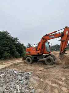 Excavadora de cadenas usada coreana de 14 toneladas Doosan DH150 con motor Doosan, sistema hidráulico completo, bomba de motor, caja de cambios, 2 años de garantía - Product Image 2