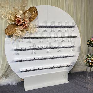 Elegante Pared Redonda Blanca para Exhibición de Copas de Champán, Fondo Reutilizable para Bodas y Eventos Corporativos - Product Image 1