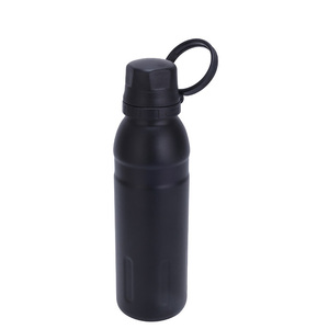 <span class=keywords><strong>Bouteille</strong></span> <span class=keywords><strong>sous</strong></span> <span class=keywords><strong>vide</strong></span> à double paroi en acier inoxydable de 700ml pour l'eau potable et le <span class=keywords><strong>jus</strong></span> d'un fabricant de sports avec logo personnalisé - Product Image 2