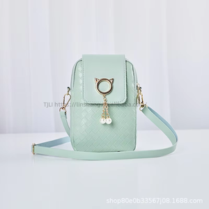 Sac à bandoulière pour femme à faible MOQ, élégant et décoré, avec chaîne et perles, petit sac à monnaie mini pour femme Tanjing - Product Image 6