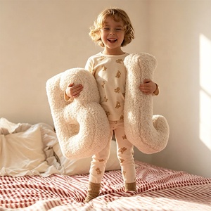 Decoración Creativa para Dormitorio Infantil, Regalo para Niños Pequeños, Juguete Educativo, 26 Letras del Alfabeto Inglés, Números, Símbolos Matemáticos, Cojín de Felpa Blanco - Product Image 2