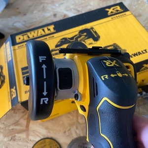 Batería de Litio Recargable de 20V para DCS438N, para Cortar Metal, Madera, Plástico, Tuberías y Azulejos - Product Image 4