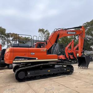 Excavadora Doosan Dx300 usada a la venta enfocada en el componente del motor central - Product Image 5