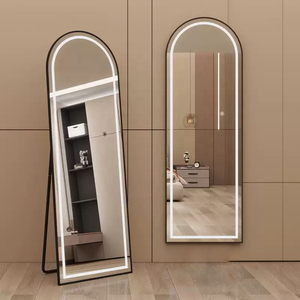 Miroir <span class=keywords><strong>sur</strong></span> <span class=keywords><strong>pied</strong></span> pleine longueur à LED dimmable, style français, avec cadre en métal noir et dessus arqué, idéal pour chambre et dressing – Vente en gros - Product Image 1