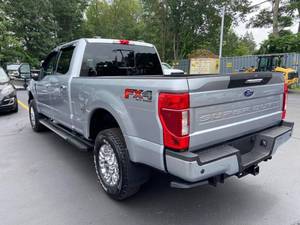 <span class=keywords><strong>Ford</strong></span> F-250 Super Duty XLT d'occasion 2018-2022, Turbo, traction avant, régulateur de vitesse adaptatif, sièges en cuir, jantes alliage R18, barres de toit, conduite à gauche, disponible dès maintenant - Product Image 4