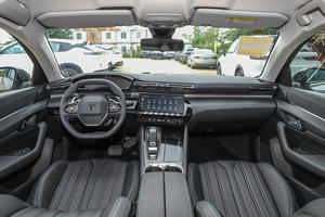 Nouvelle berline Peugeot 508L 2025 du fabricant Dongfeng – Voiture chinoise <span class=keywords><strong>d</strong></span>'<span class=keywords><strong>occasion</strong></span> à essence, <span class=keywords><strong>automatique</strong></span>, bon marché - Product Image 4