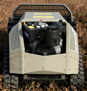 Tondeuse à chenilles tout-terrain 4x4 télécommandée 18 CV à braquage zéro avec engrenage de roulement moteur pour désherbage sécurisé en vignoble - Product Image 4