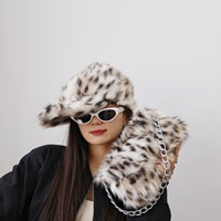 Ensemble chapeau et sac en fourrure WB262 pour femme, chapeau chaud en peluche pour l'automne et l'hiver, style punk, chapeau en fourrure de renard imitation et sac à main