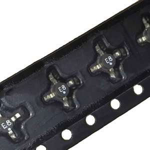 Composants électroniques de circuits intégrés (CI) : puce amplificateur RF SMT-86, sérigraphie E8, Original ERA-8SM+ - Product Image 1