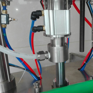 Máquina semiautomática de llenado y sellado de aerosoles para cosméticos, espuma de afeitar y productos químicos de uso diario - Product Image 2