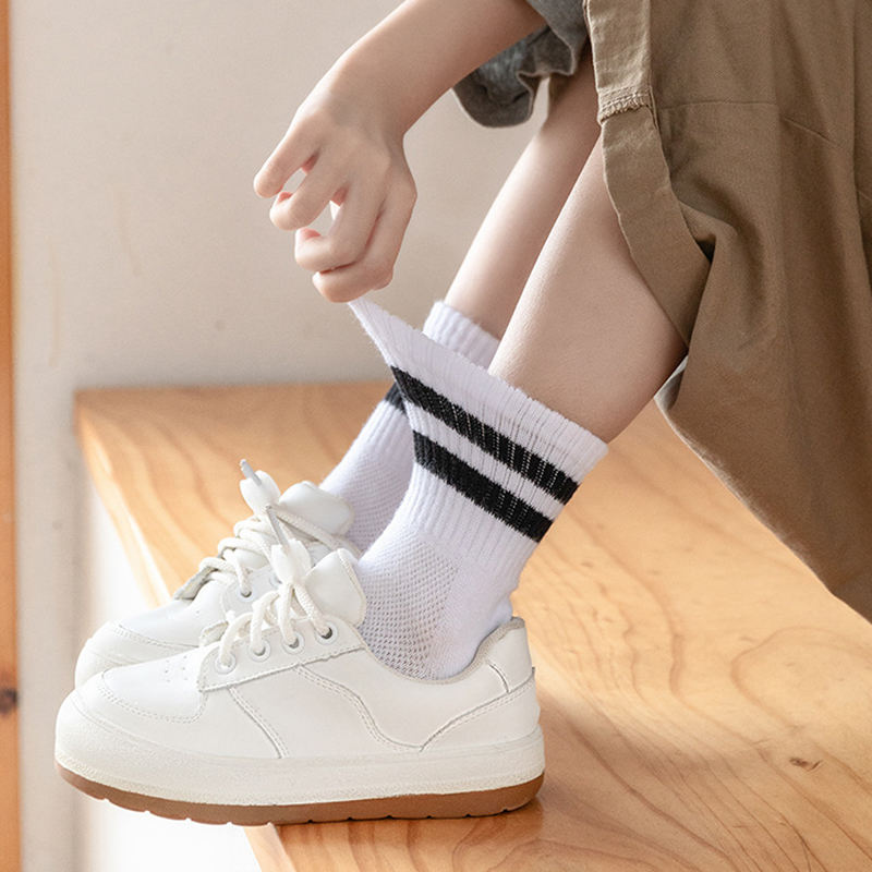 Wholesale Plain Color White Basic Pure Cotton Crew Sport Socks Kids  Children School Socks Manufacturers for Boys and Girls