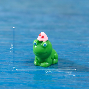 ตุ๊กตากบเรซิ่นขนาดเล็ก 7 แบบ พร้อมหมวกสำหรับตกแต่งสวนเทพนิยาย - Product Image 6