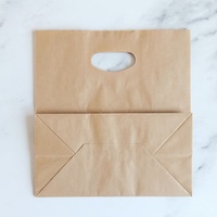 Sacs en papier kraft biodégradables, imprimés flexo, recyclables et respectueux de l'environnement, avec poignée découpée, pour la pizza, les aliments pour animaux et les emballages cadeaux d'épicerie