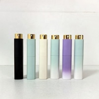 Flacon d'échantillon de parfum rotatif carré en ABS de haute qualité de 10 ml avec récipient intérieur en verre pour les voyages