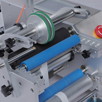 Petite machine d'étiquetage de bouteilles rondes en verre et en plastique, contrôlée par PLC de bureau