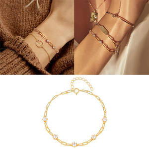 สร้อยข้อมือเงิน ROXI รุ่น Simple ชุบทอง 18K ประดับเพชรซิคอนทรงคลิปหนีบกระดาษสำหรับผู้หญิง - Product Image 4