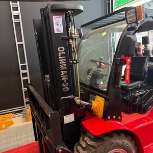 Montacargas OLINMAN de Alta Calidad, Nuevo, de 3, 3.5 y 5 Toneladas, 4x4 Todoterreno, Diésel, Fabricado en China - Product Image 1