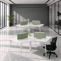 Poste de travail de bureau commercial pour 3 personnes, bureau en forme de L avec gestion des câbles pour un espace de travail d'entreprise moderne