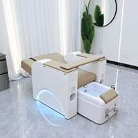 Fauteuil de pédicure et de manucure avec éclairage LED, bain de pieds, table latérale, prise électrique et fonction inclinable pour salon de beauté des ongles