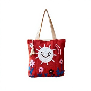 Bolsa de Mano Roja Bordada con Diseño Floral, Estilo Bohemio, Bolsa de Compras de Lona para Uso en Verano - Product Image 1