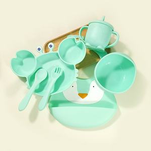 Vajilla de comida personalizada para niños pequeños, platos divididos de entrenamiento, babero, cuchara de silicona con succión, plato de cangrejo, tazón, juego de alimentación para bebés - Product Image 5