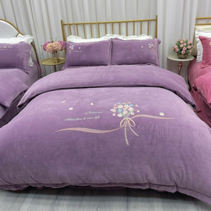 Juego de Ropa de Cama Bordada de Felpa de Leche Nantong Home Textiles, 4 Piezas, Estilo Princesa, Cálida para Invierno, Duradera, con Patrón de Plantas y Flores - Product Image 5